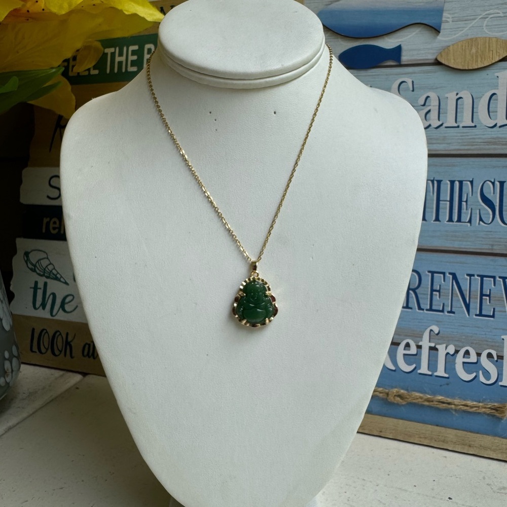 Elegant Green Pendant Necklace